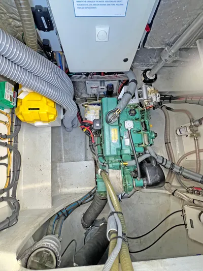 Wikiwiki Yacht Photos Pics 