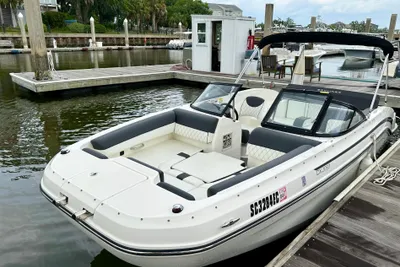 Bayliner DX 2050