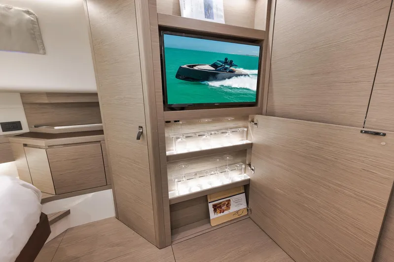 Ciao Yacht Photos Pics 