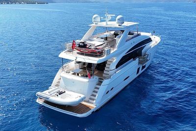 Yacht