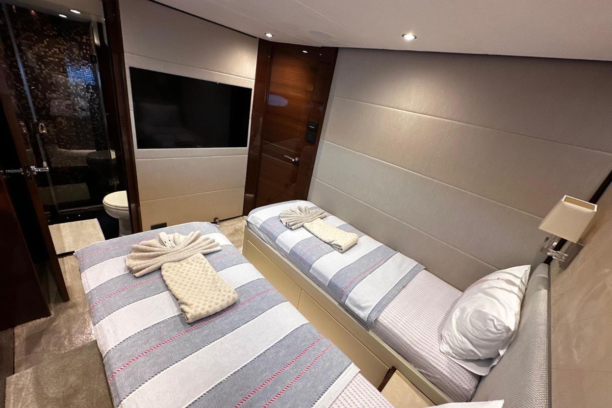 2016 Princess 88 