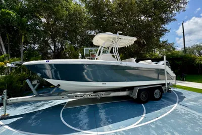 Robalo R260 Center Console