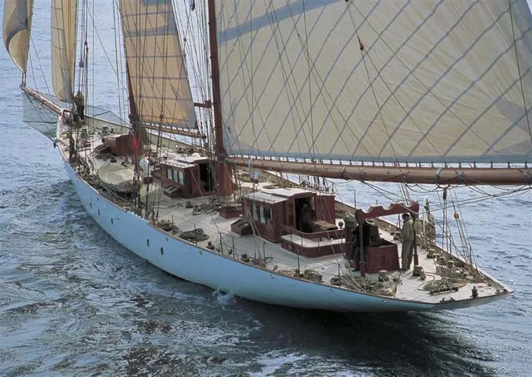Invader Yacht Photos Pics 
