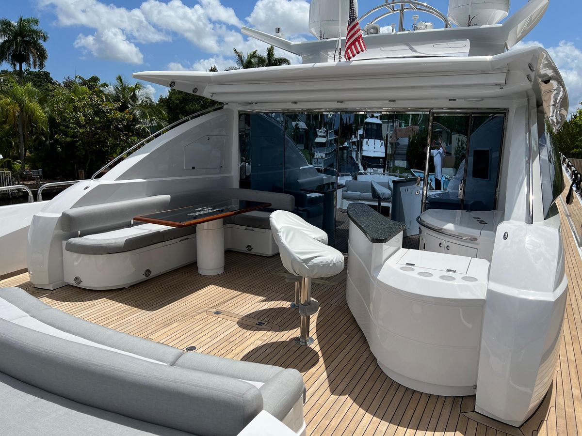 2007 Sunseeker 108 