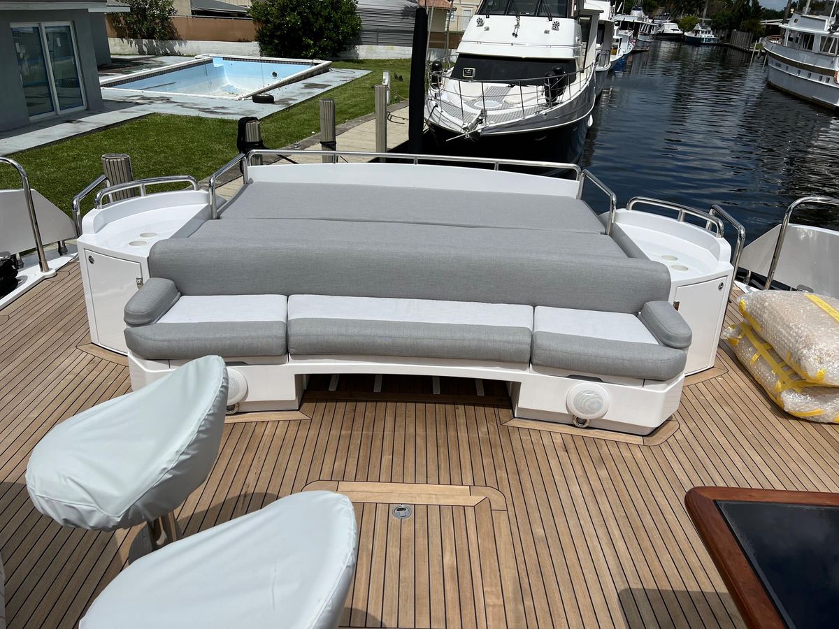 2007 Sunseeker 108 