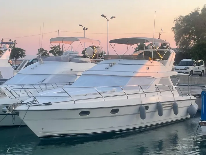  Yacht Photos Pics 1991 Princess 388
