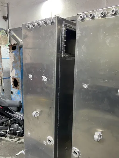  Yacht Photos Pics Metal structure of Princess 388, year 1991, in workshop.