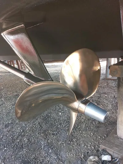  Yacht Photos Pics 1991 Princess 388 boat propeller close-up