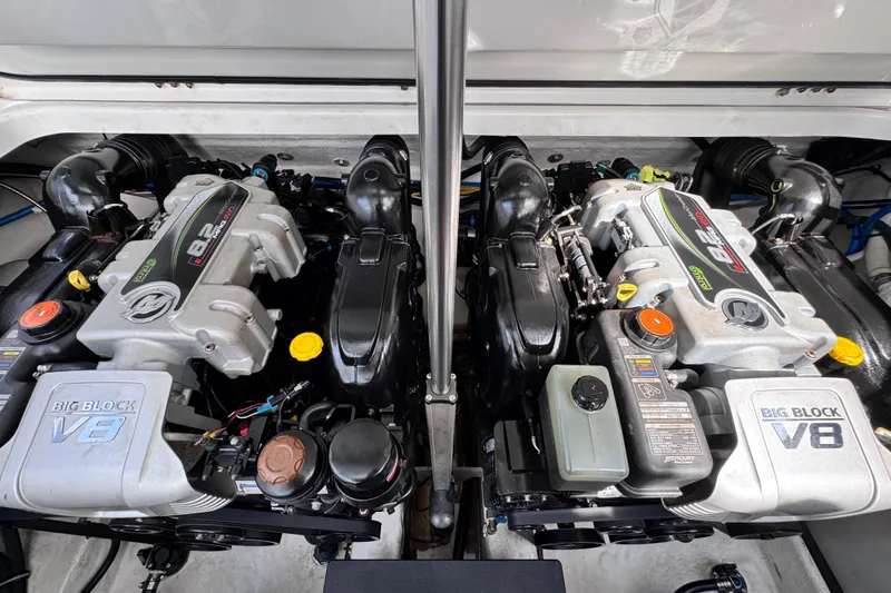 Viroque Yacht Photos Pics Twin Big Block V8 engines in a 2021 Monterey 378 Super Express boat.