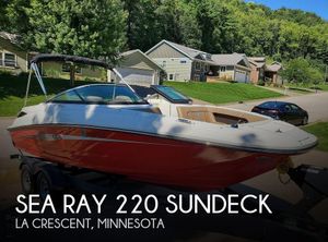 2016 Sea Ray 220 Sundeck