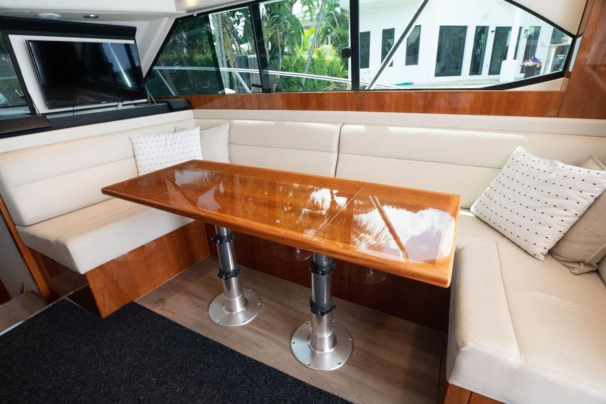 2018 Riviera 43 