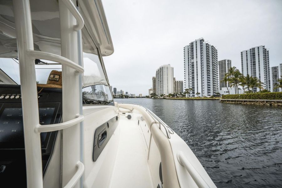 2016 Boston Whaler 42 OUTRAGE