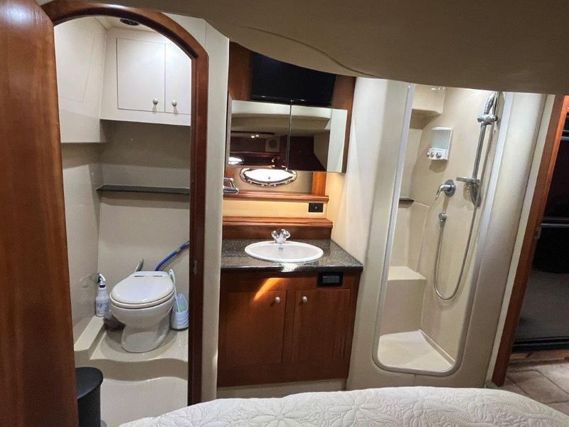 2006 Cruisers Yachts 460 Express