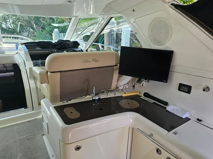 Takin Heat Yacht Photos Pics 