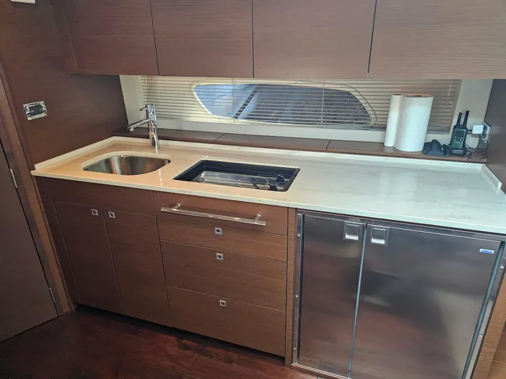 Takin Heat Yacht Photos Pics 