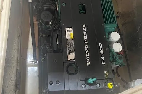 Mystic Yacht Photos Pics Volvo Penta D4-300 engine in 2014 Ranger Tugs R-31 boat.