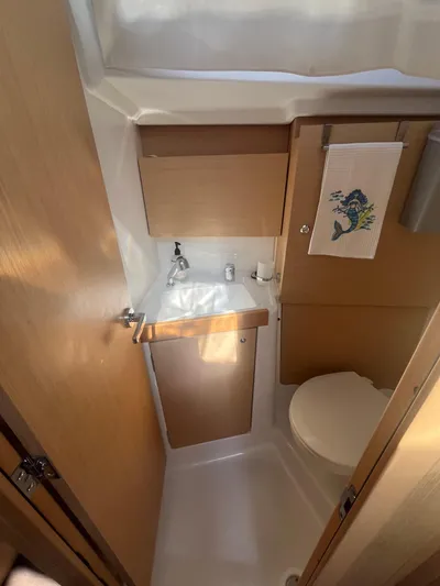 Spirit Of Adventure Yacht Photos Pics 