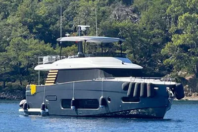 Azimut Magellano 66