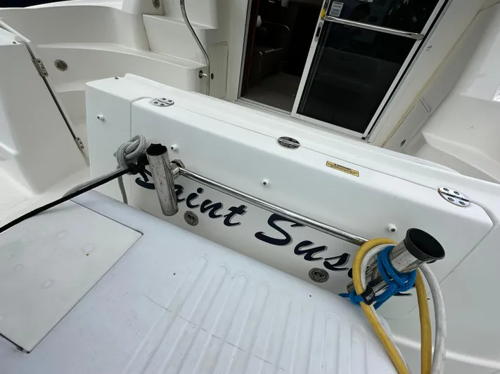  Yacht Photos Pics 2009 Sea Ray 36 Sedan Bridge yacht deck with mooring lines and equipment.