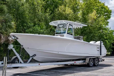 Sea Hunt Ultra 305 SE