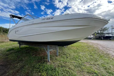 Hurricane SunDeck 235 OB