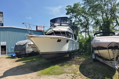 Carver 3207 AFT CABIN MOTOR YACHT