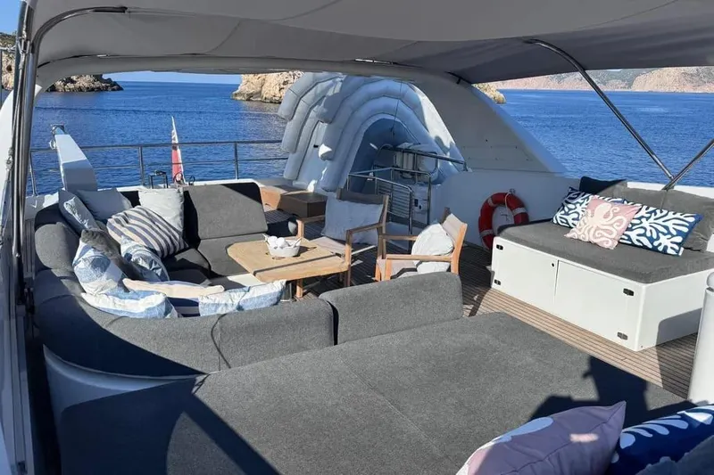  Yacht Photos Pics Sanlorenzo SL88 Yacht 2000 with stylish deck and sea view.