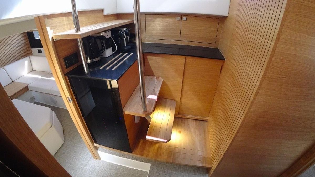 2024 De Antonio Yachts 49 