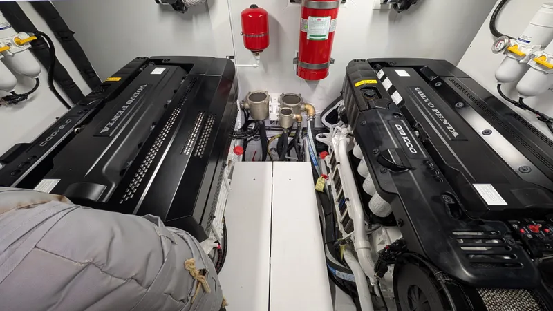 New 2025 Model Yacht Photos Pics 