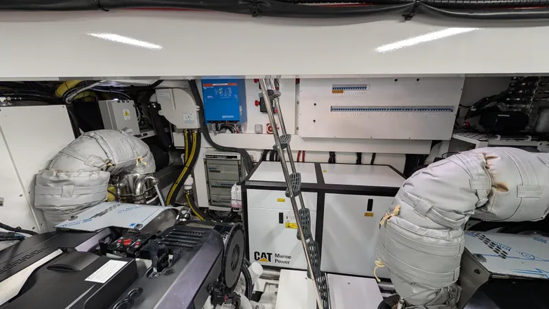 New 2025 Model Yacht Photos Pics 