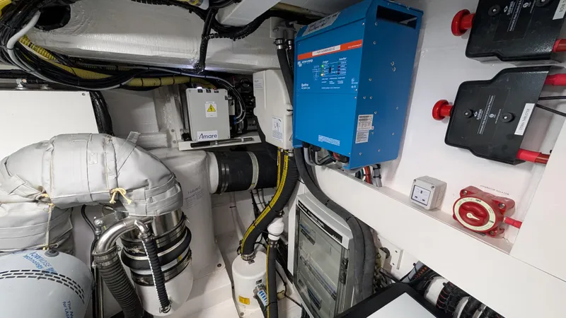 New 2025 Model Yacht Photos Pics 