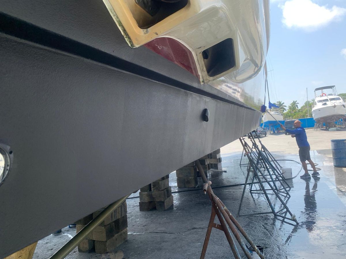 2007 Azimut 68 