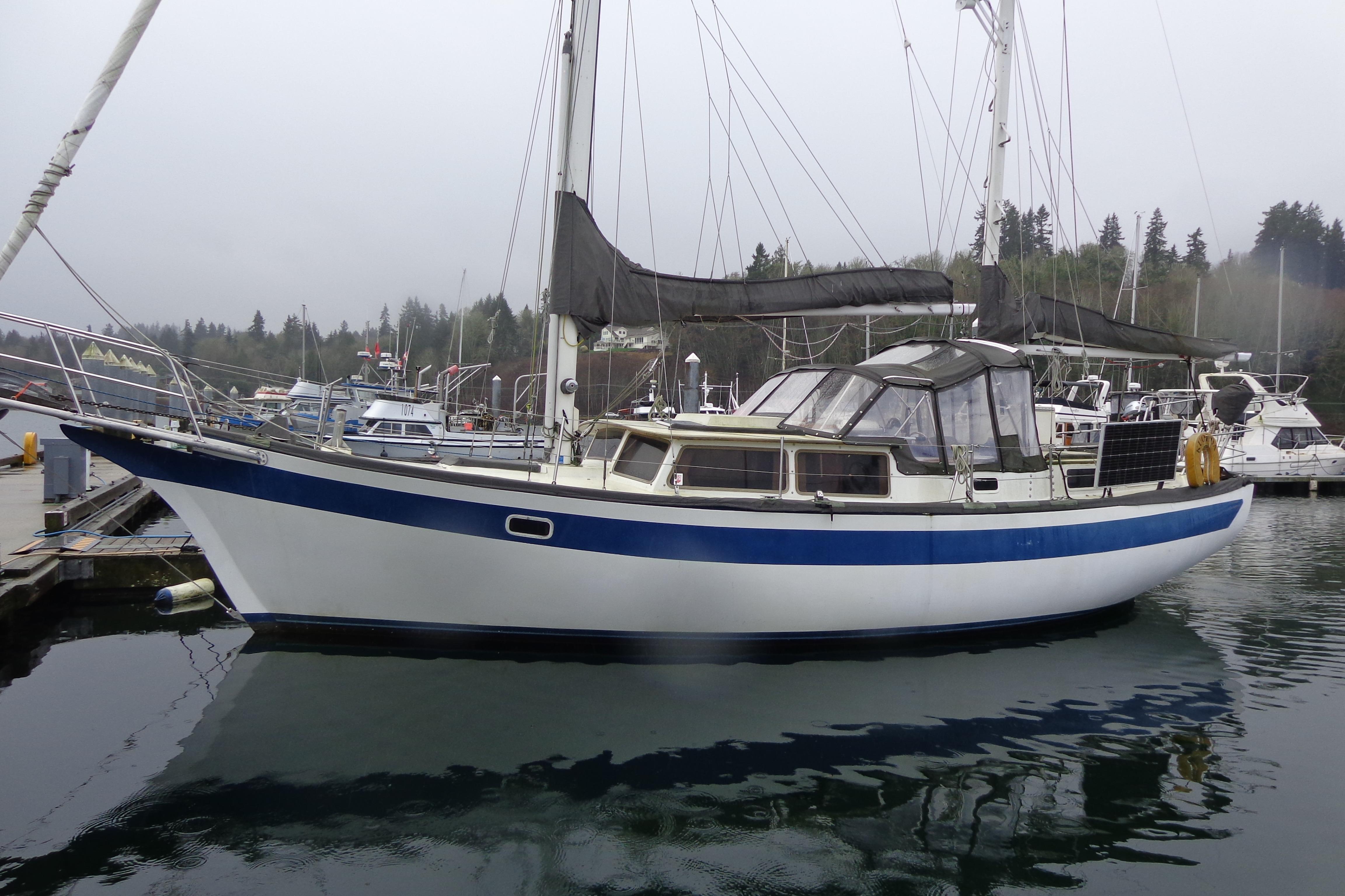 Islander FREEPORT CENTER COCKPIT KETCH