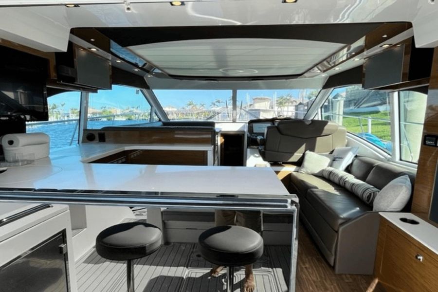 2017 Cruisers Yachts 45 Cantius