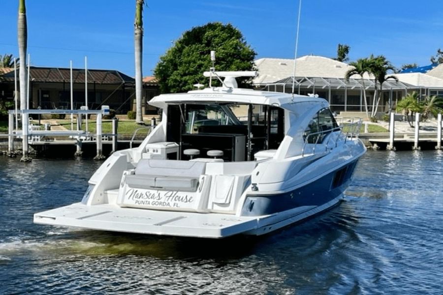 2017 Cruisers Yachts 45 Cantius
