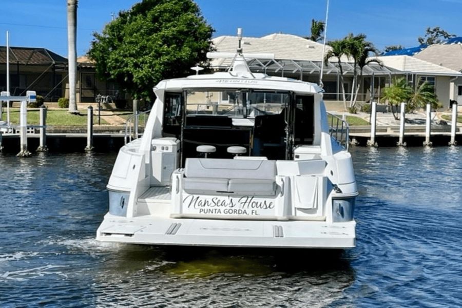 2017 Cruisers Yachts 45 Cantius