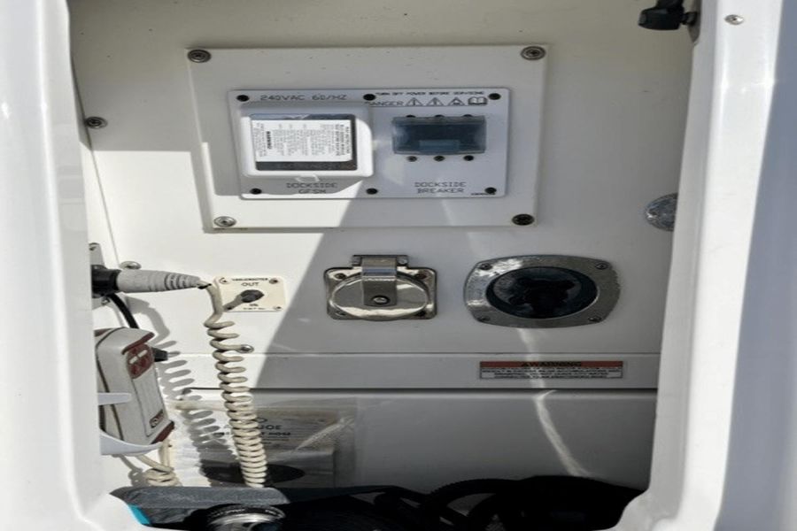 2017 Cruisers Yachts 45 Cantius
