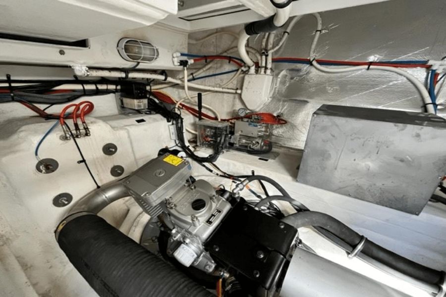 2017 Cruisers Yachts 45 Cantius