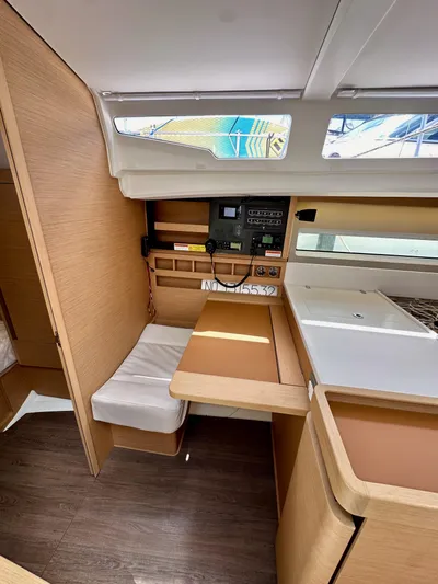 Kemosabe Yacht Photos Pics 