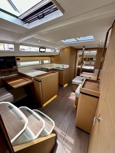 Kemosabe Yacht Photos Pics 