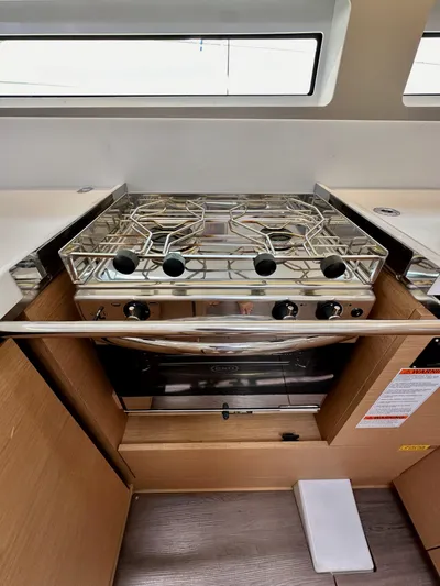 Kemosabe Yacht Photos Pics 