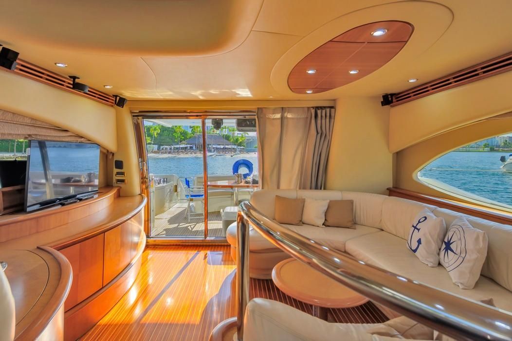 2010 Azimut 62 