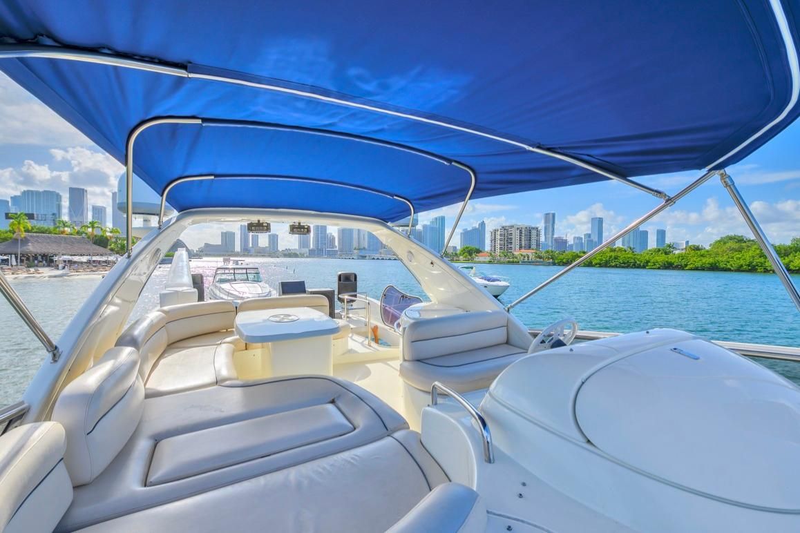 2010 Azimut 62 