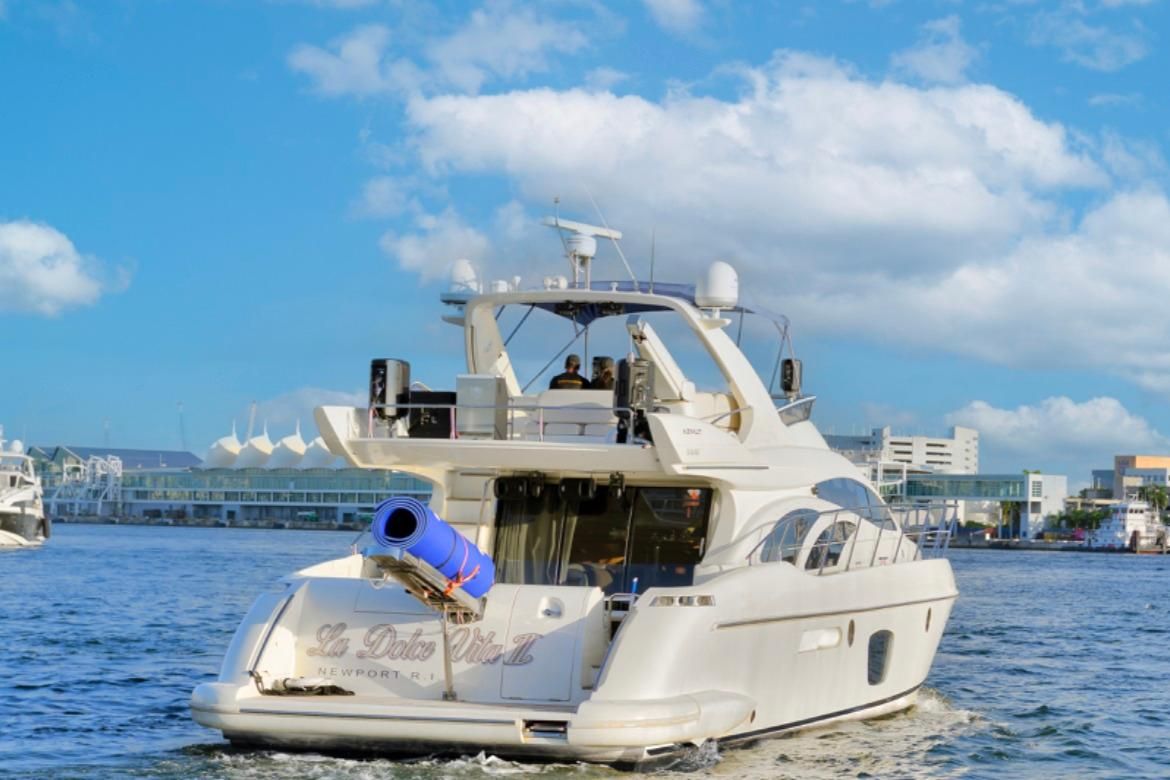 2010 Azimut 62 
