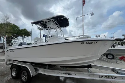 Edgewater 208 CC