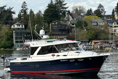 Cutwater C-302 Coupe