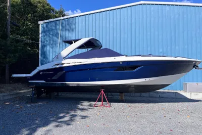 Cruisers Yachts 338 CX IO
