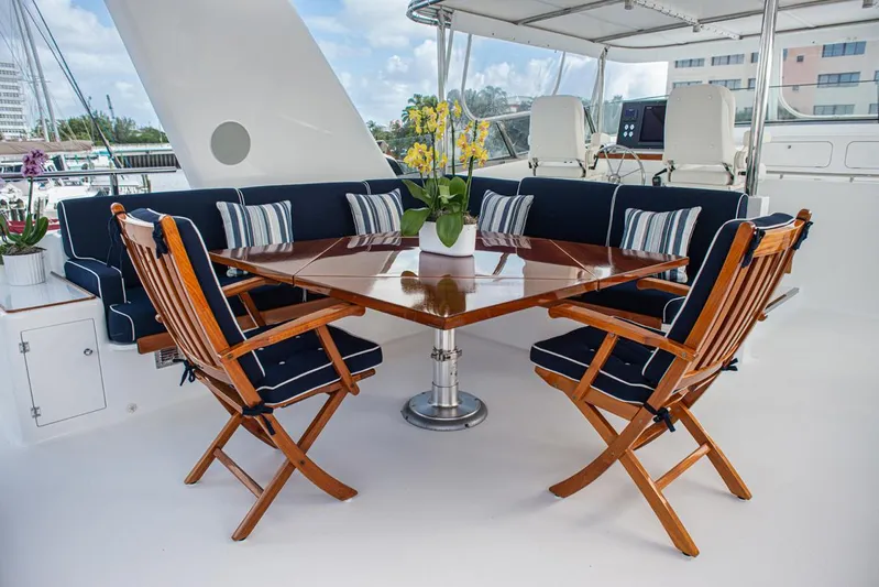 Anjilis Yacht Photos Pics Flybridge