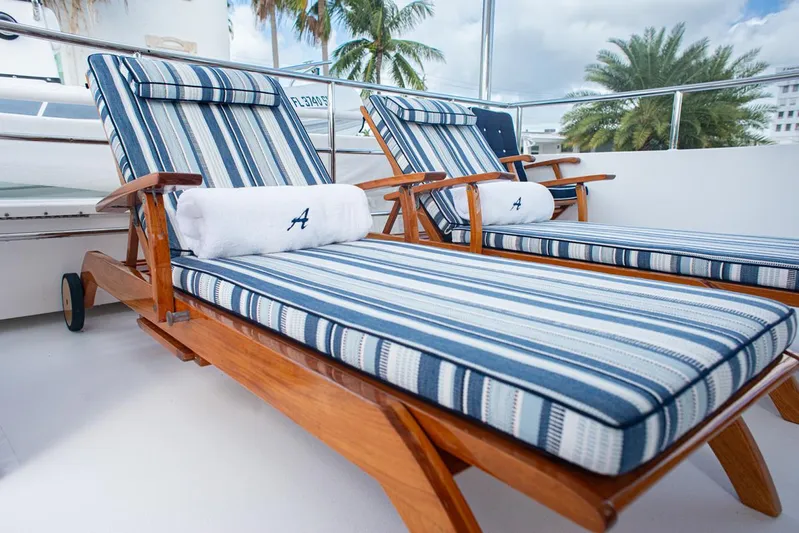 Anjilis Yacht Photos Pics Flybridge