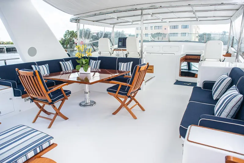 Anjilis Yacht Photos Pics Flybridge Seating